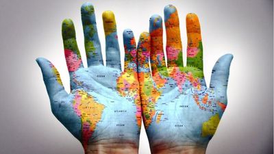 Hands-resized