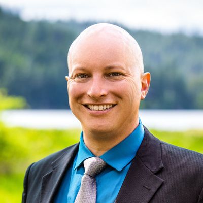 Headshot-cropped-med-800