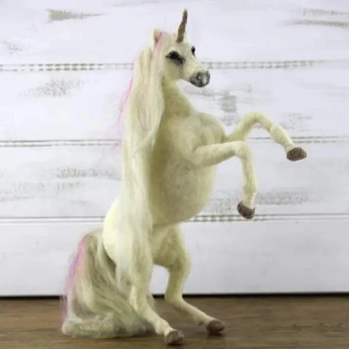 una-the-unicorn-needle-felting-kit-world-of-wool-651559
